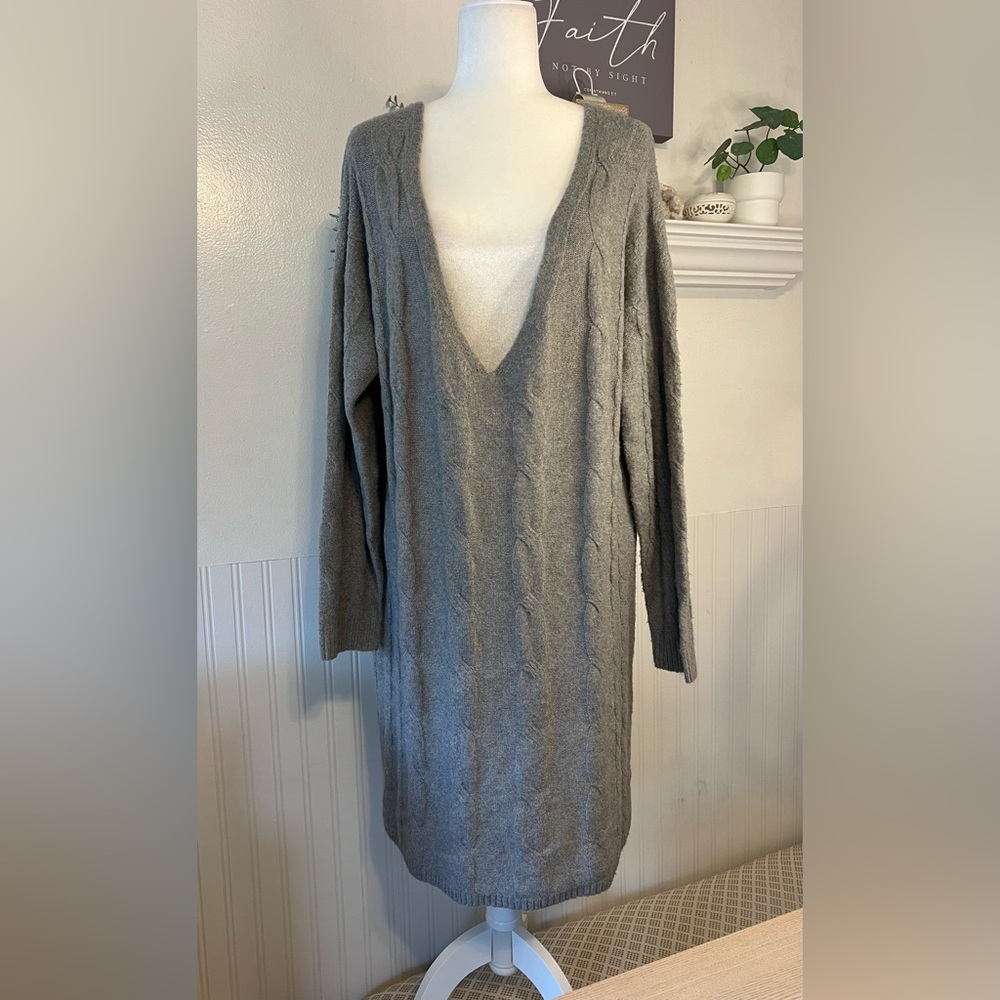 STITCHDROP KNIT SWEATER DRESS / GREY / Winterwear /SIZE: MEDIUM